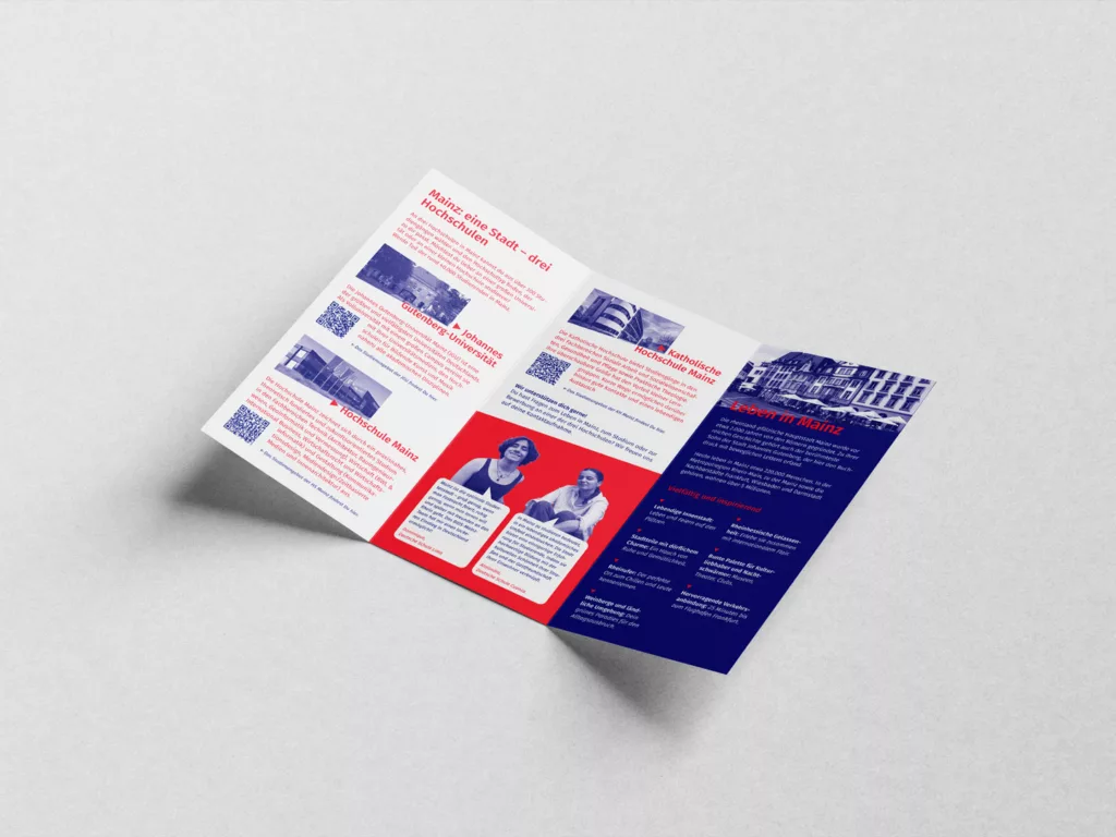 Flyer mit Informationen zu drei Hochschulen in Mainz und zum Leben in Mainz, gestaltet in den Farben Rot, Weiß und Blau.
